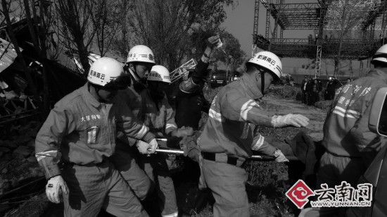 大理违法建筑坍塌事故致5死10伤(组图) 大理违法建筑坍塌事故致5死10伤(组图)