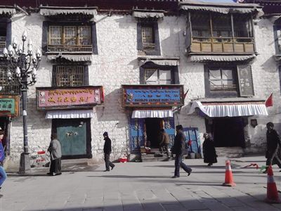 宁静的大院 繁华的街 宁静的大院 繁华的街