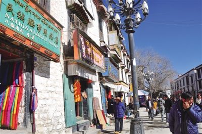 宁静的大院 繁华的街 宁静的大院 繁华的街