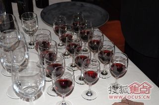 b_65057216.jpg b_65057216.jpg