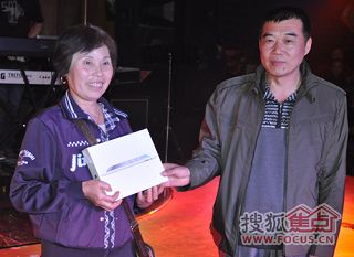 b_65056632.jpg b_65056632.jpg