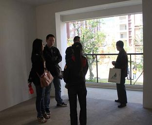 b_73394560.jpg b_73394560.jpg