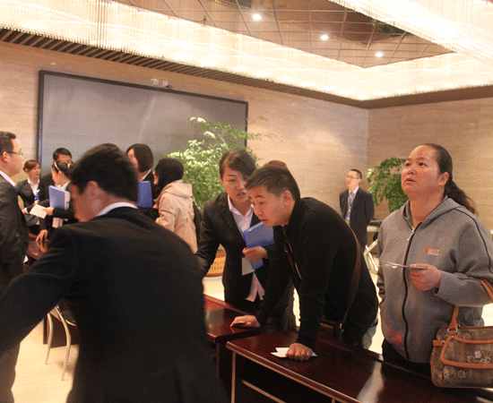 b_73618230.gif b_73618230.gif