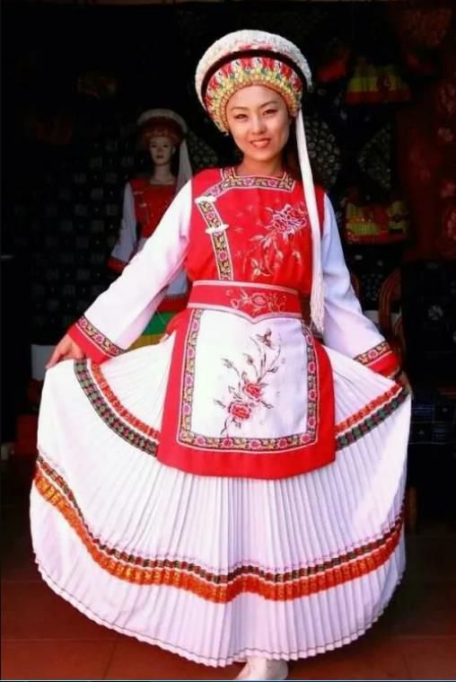 大理白族女子的民族服饰 大理白族女子的民族服饰